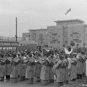 Dunaújváros (Sztálinváros), Bartók tér- 1951 (Forrás: Fortepan/iMRe)
